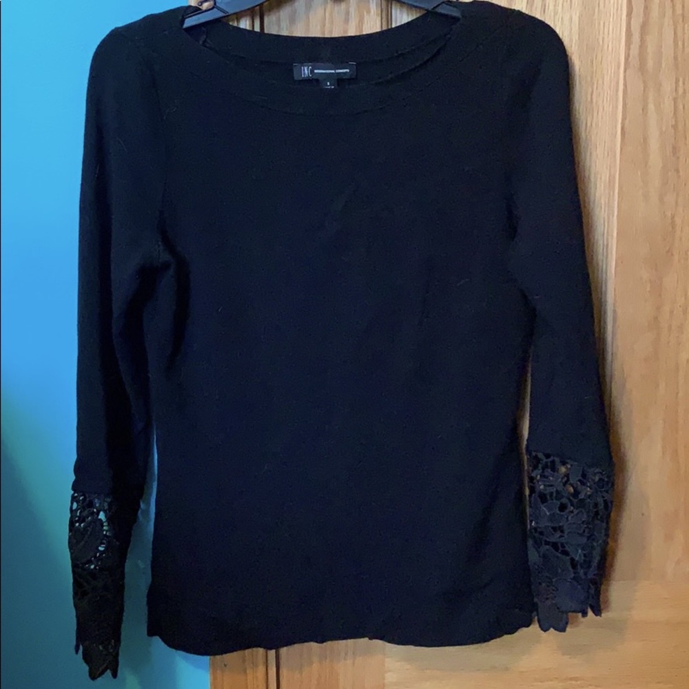 Lace sleeved long sleeve